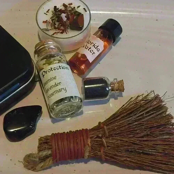 Travel Protection Altar - Picture 2 of 3